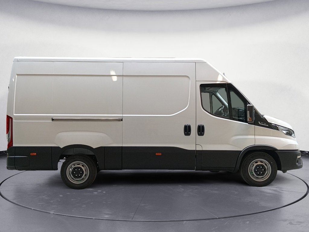 IVECO Daily 35S16 2.3 V12 HI-MATIC 156CV