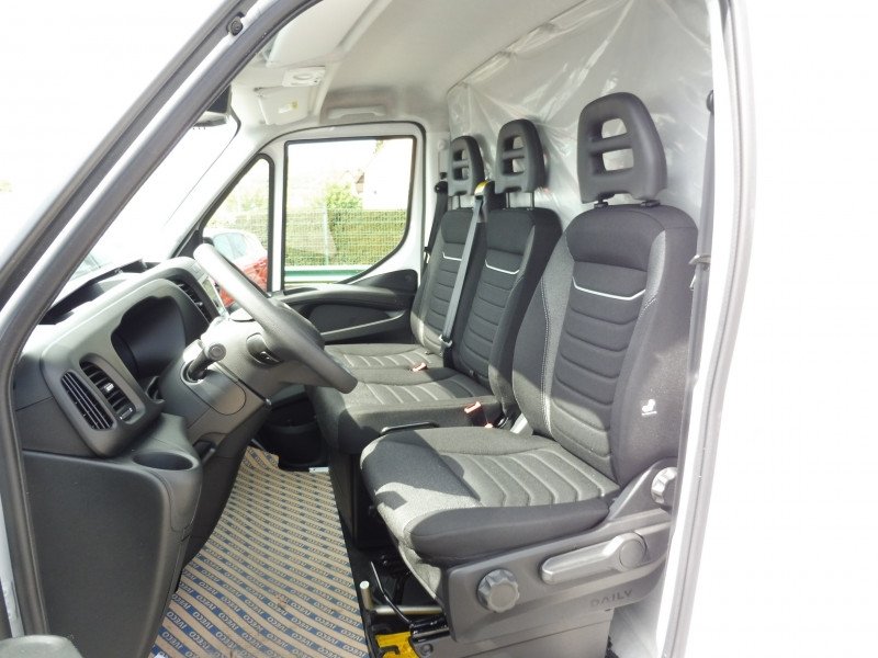 IVECO Daily 35S18 3.0 V16 HI-MATIC H2 180CV