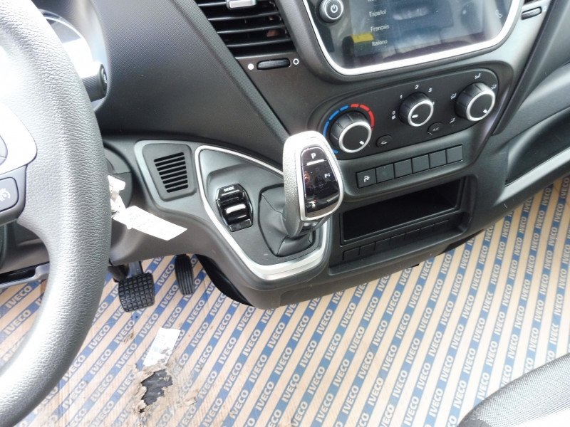 IVECO Daily 35S18 3.0 V16 HI-MATIC H2 180CV