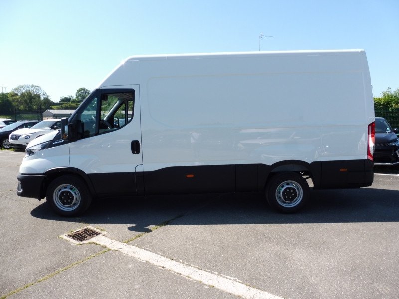 IVECO Daily 35S16 2.3 V12 HI-MATIC 156CV