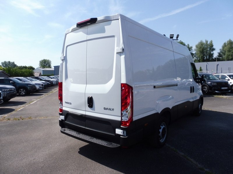IVECO Daily 35S16 2.3 V12 HI-MATIC 156CV