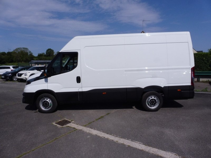 IVECO Daily 35S16 2.3 V12 HI-MATIC 156CV