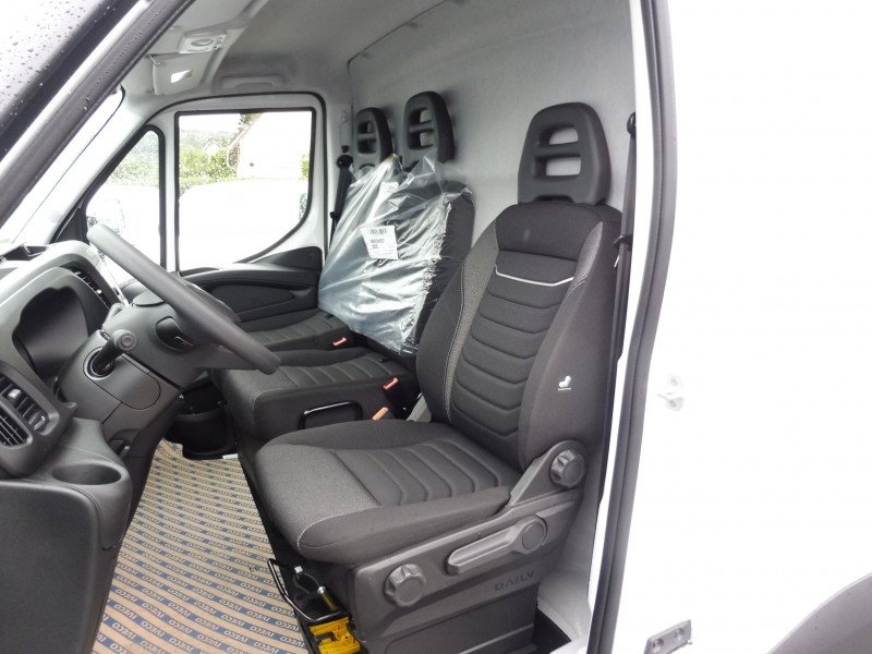 IVECO Daily 35S18 3.0 V16 HI-MATIC H2 180CV
