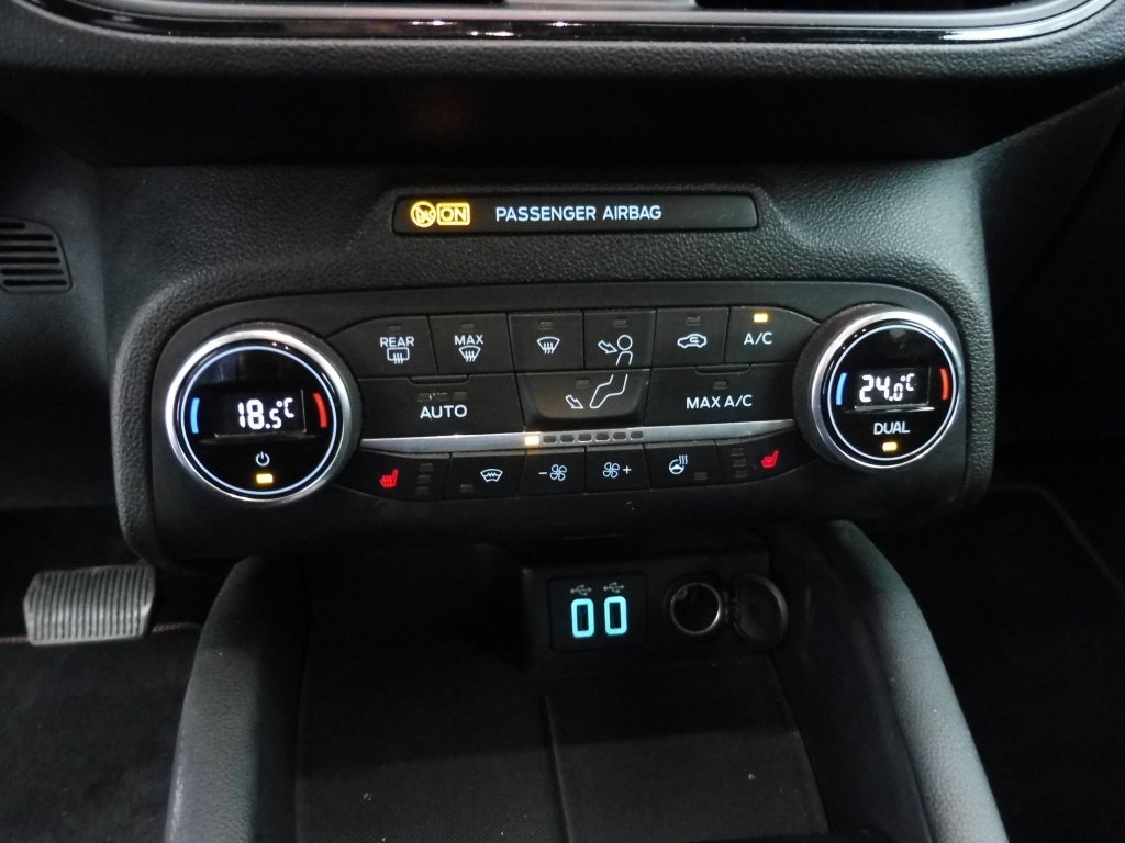 FORD Focus 1.5 ECOBOOST 150 CAst line