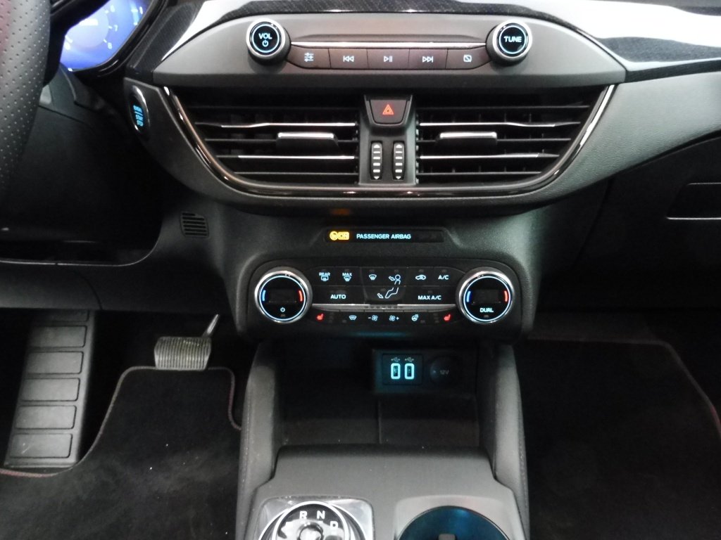 FORD Focus 1.5 ECOBOOST 150 CAst line