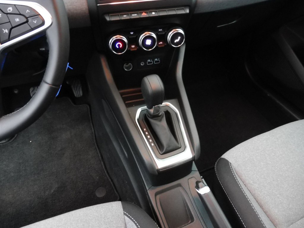 RENAULT Clio 1.6 E-TECH 145CH FULL HYBRID EVOLUTION – 25