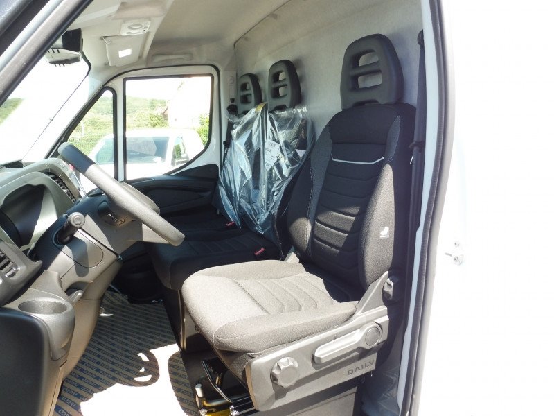 IVECO Daily 35S16 2.3 V12 HI-MATIC 156CV