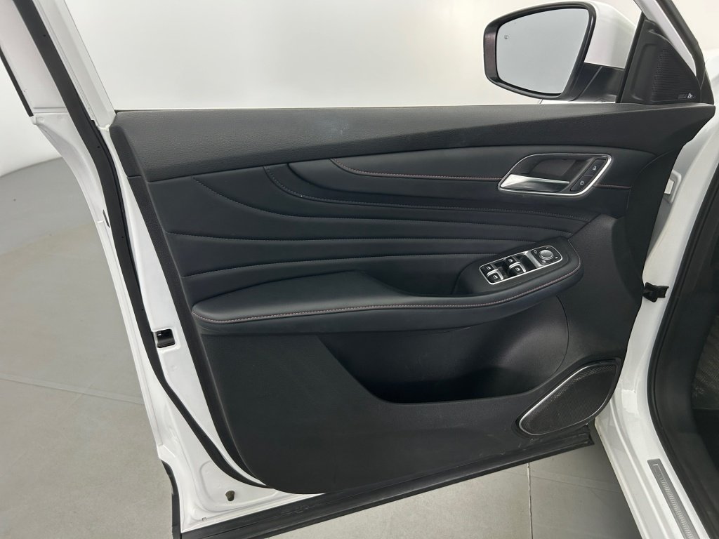 MG HS 1.5 T-GDI 162 AT luxury